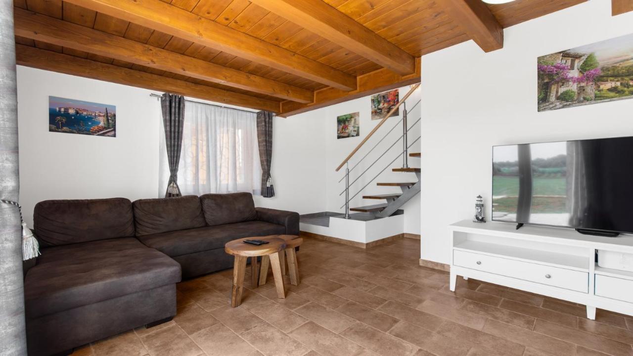 Holiday Home Lino Дайла Екстериор снимка