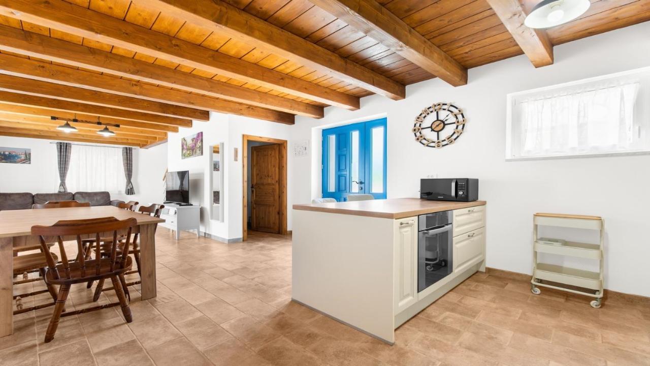 Holiday Home Lino Дайла Екстериор снимка