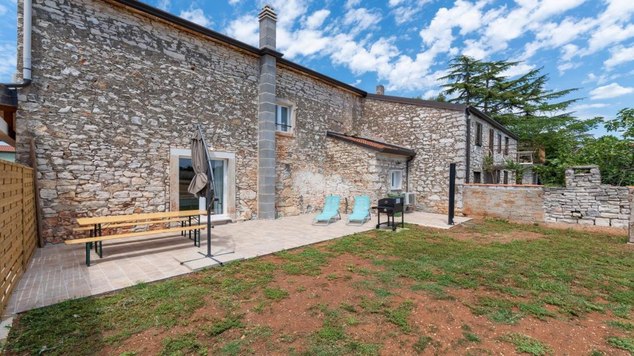 Holiday Home Lino Дайла Екстериор снимка