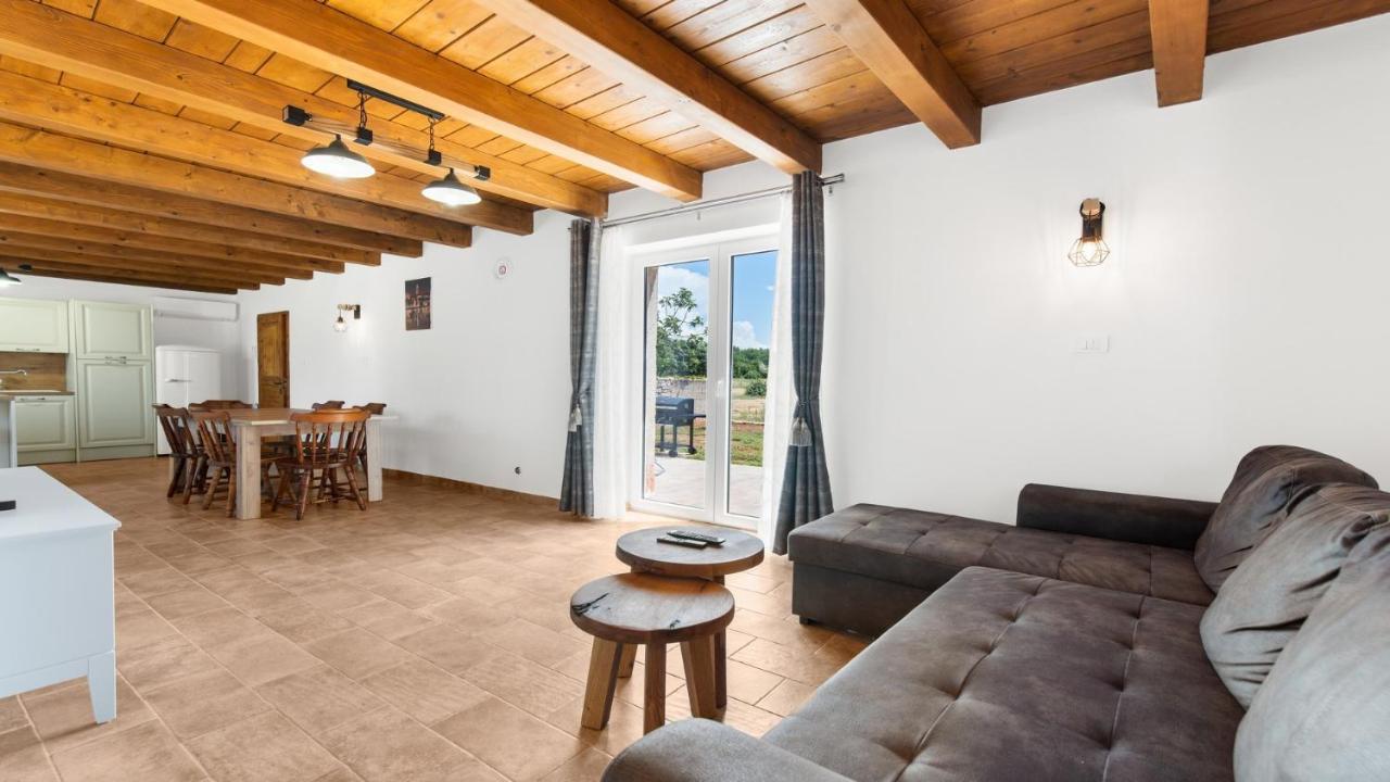 Holiday Home Lino Дайла Екстериор снимка